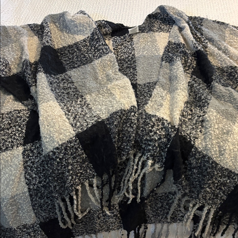 Woolrich Black and Gray Textured Shawl